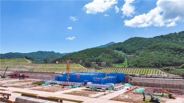 炒股10倍杠杆软件 渝昆高铁云贵段田坝站主体结构封顶